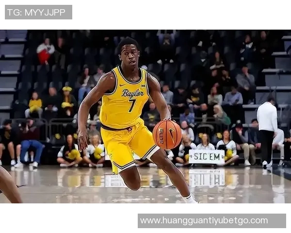 巴哈马国家队友谊深厚希尔德与埃奇库姆互换球衣笑声不断